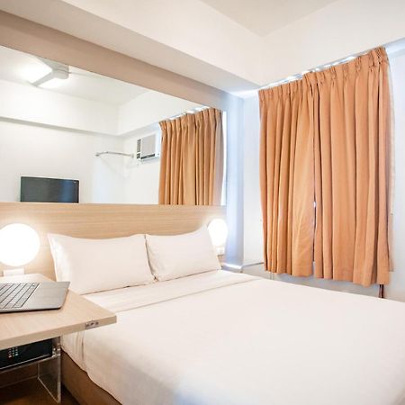 เรด แพลนเนต มะนิลา มากาตี Hotel Makati City ภายนอก รูปภาพ