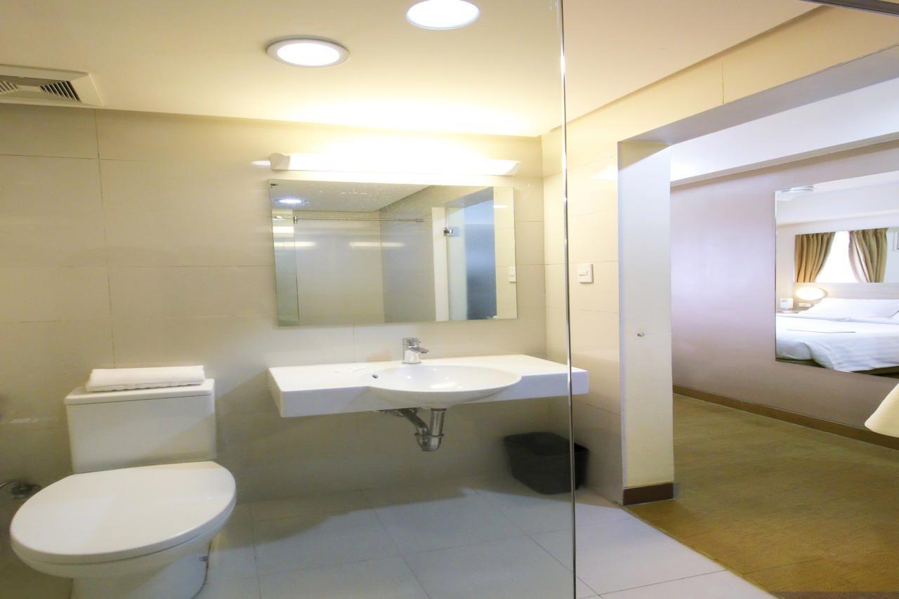 เรด แพลนเนต มะนิลา มากาตี Hotel Makati City ภายนอก รูปภาพ