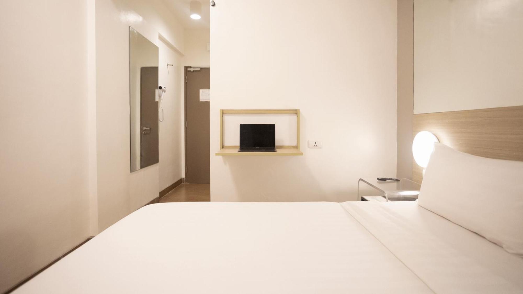 เรด แพลนเนต มะนิลา มากาตี Hotel Makati City ภายนอก รูปภาพ