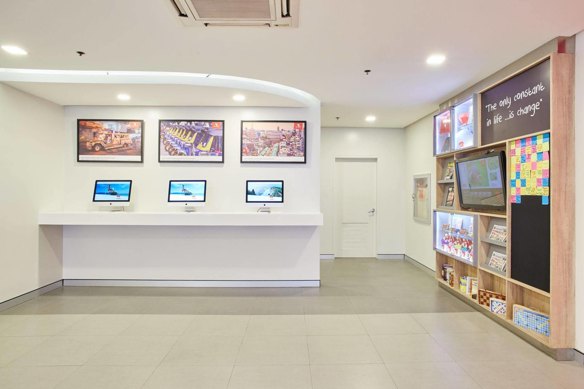 เรด แพลนเนต มะนิลา มากาตี Hotel Makati City ภายนอก รูปภาพ
